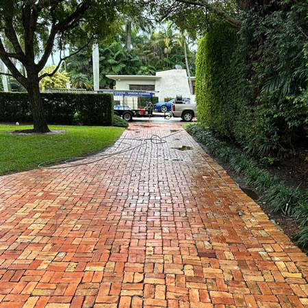 How Often Should You Schedule House Washing in South Florida’s Humidity?